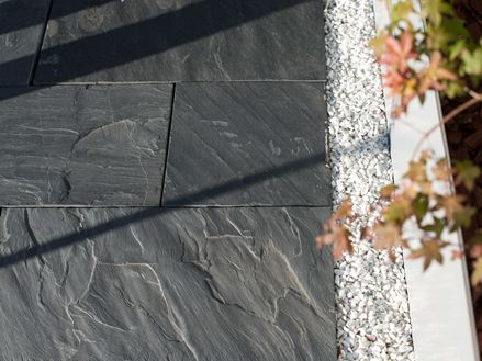 Ardoise Black Rustic et graviers