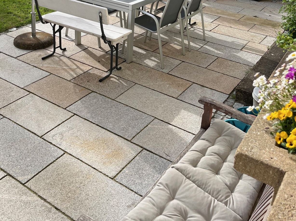 Dalle_de_terrasse_granit_Girona_Antique_Banc