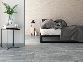 Le choix du carrelage joue un rôle important dans le style d'une chambre. Ici, l'accent a été mis sur la modernité.
